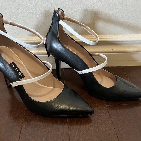 Black leather Nine West heels with two, thin white straps, never worn - Picture 2 of 3